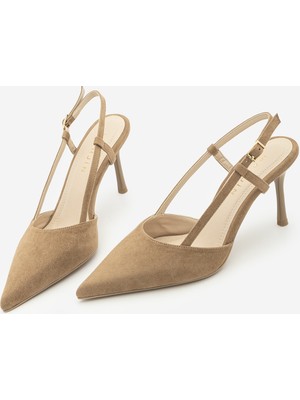 Marjin Kadın Stiletto Sivri Burun Arkası Açık Bilekten Bantlı Klasik Topuklu Ayakkabı Tandor Camel Süet