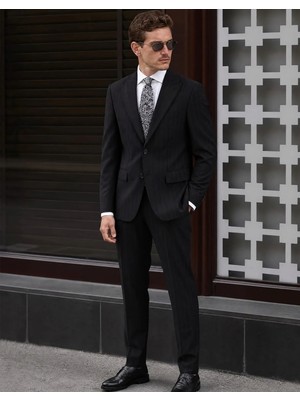 HC MEN CLASSIC Erkek Takım Elbise Modern Fit Siyah Çizgili Sivri Yaka