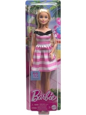 Pembe Beyaz Çizgili Elbisesi ve Topuklu Ayakkabılarıyla 65. Yıla Özel Sarışın Bebek ve Aksesuarları, HTH66