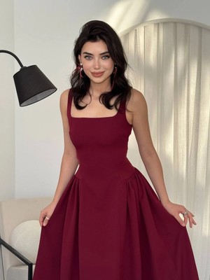 Moda Durağı Kare Yaka Askılı Kloş Uzun Elbise Bordo