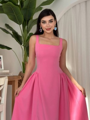 Moda Durağı Kare Yaka Askılı Kloş Uzun Elbise Pembe
