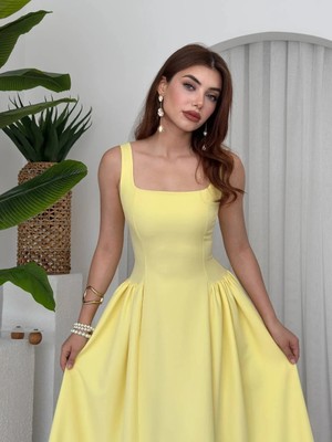 Moda Durağı Kare Yaka Askılı Kloş Uzun Elbise Sarı
