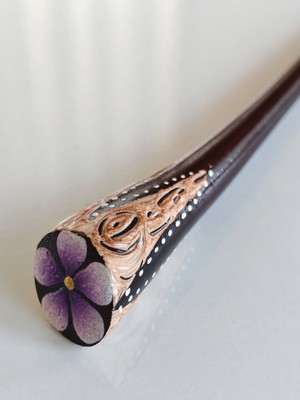 Moncuk Design Rölyef Dokulu ve Çiçeksi Kokonat Saç Çubuğu