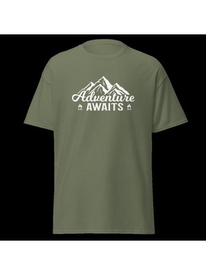 Adventure Awaits Dağ Macera Temalı Baskılı Unisex Bisiklet Yaka Pamuklu Tişört