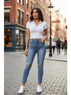 Marsilyan Kadın Beyaz Fermuar Detaylı Modern Kesim Crop Bluz