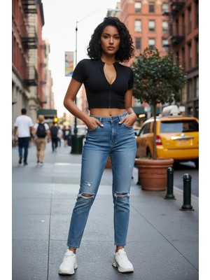 Marsilyan Kadın Siyah Yarım Fermuarlı ve Kısa Kollu Crop Top Bluz