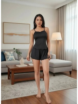 Marsilyan Kadın Siyah Yırtmaç Detaylı Şortlu Pijama Takımı Rahat Şık 2’li Set