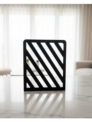 Zebra-Minimal Dekoratif Metal Kitap Tutucu