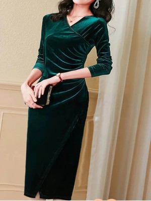 Lune Store Kadın Uzun Kollu Kruvaze Yakalı Yandan Büzgülü Önden Çapraz Detaylı Midi Kadife Elbise