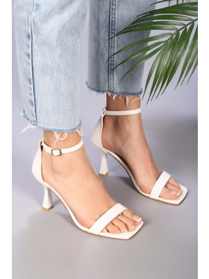 Shoeberry Kadın Beyaz Suni Deri Stiletto Topuklu Ayakkabı Jurdan Taban ile Şık Tasarım