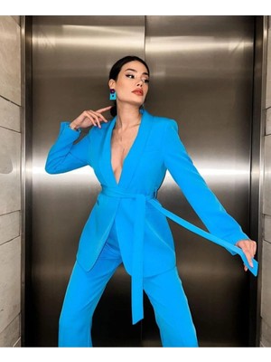 Zf Butik Kadın Kemerli Şal Yaka Blazer Ceket ve Boru Paça Pantolon Takım Mavi