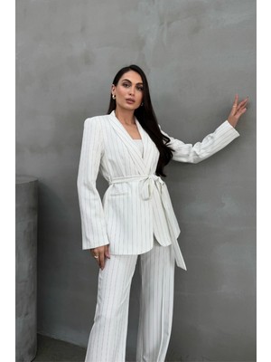 Zf Butik Kadın Çizgili Kuşaklı Blazer Ceket ve Pantolon Takım Beyaz