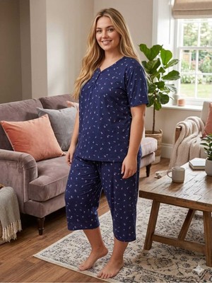 Asel Büyük Beden Kısa Kol Kapri Yumuşak Tuşeli Likralı Örme Pijama Takımı