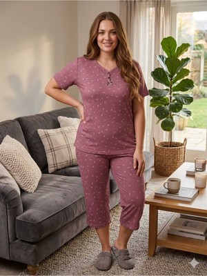 Asel Büyük Beden Kısa Kol Kapri Yumuşak Tuşeli Likralı Örme Pijama Takımı