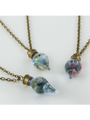 Showy Accessories Sulu Çiçek Fanus Canlı Kolye