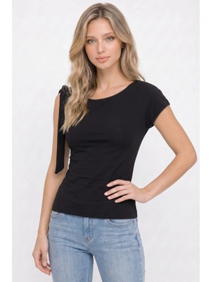 Tudors Kadın Slim Fit Dar Kesim Kısa Kollu Kayık Yaka Siyah Bluz