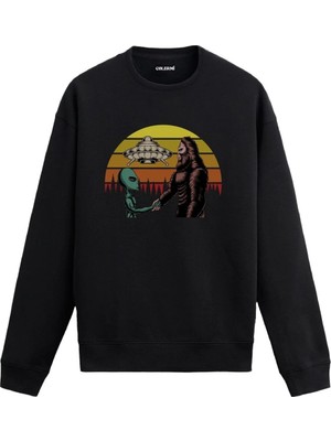 Colermi Uzayda Dostluk Tasarımlı Sweatshirt