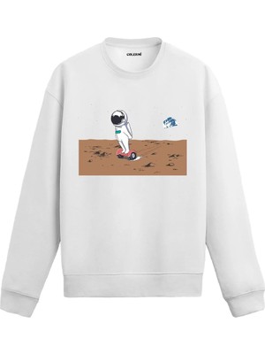 Colermi Ay Yüzeyinde Hoverboard Süren Astronot Sweatshirt