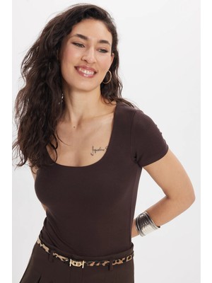 Tudors Kadın Slim Fit Dar Kesim Modal Kumaş Yumuşak Dokulu Pamuklu Kare Yaka Kısa Kollu Kahverengi Tişört
