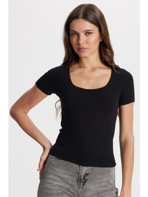 Tudors Kadın Slim Fit Dar Kesim Modal Kumaş Yumuşak Dokulu Pamuklu Kare Yaka Kısa Kollu Siyah Tişört