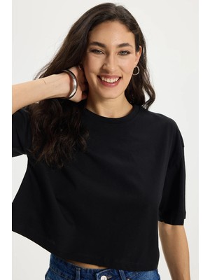 Tudors Kadın Slim Fit Dar Kesim %100 Pamuk Kısa Kollu Bisiklet Yaka Siyah Crop Tişört