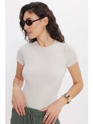 Tudors Kadın Slim Fit Dar Kesim Pamuklu Kısa Kollu Bisiklet Yaka Bej Tişört
