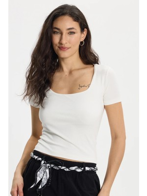 Tudors Kadın Slim Fit Dar Kesim Modal Kumaş Yumuşak Dokulu Pamuklu Kare Yaka Kısa Kollu Beyaz Tişört