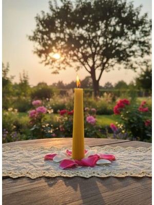 AY IŞIĞI MUMLARI Dikey Çizgili Huni Şamdan Hediyelik Dekoratif Kavun Kokulu Parafin Wax Mum (Sarı Renkli)