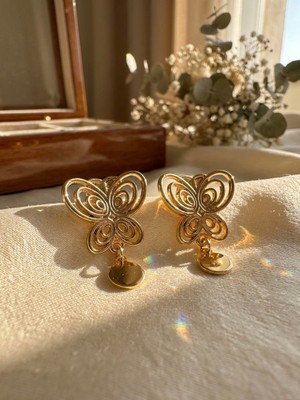 Meneva Aksesuar Vintage Esintili Gold Renk Kelebek Figürlü Sallantılı Küpe