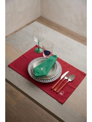 United Colors Of Benetton BE-28461-RD   Kırmızı Amerikan Servis Düz 4 Lü 33,50 cm