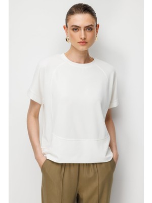 On Kadın Sıfır Yaka Dikiş Detaylı T-Shirt 76429 Ekru