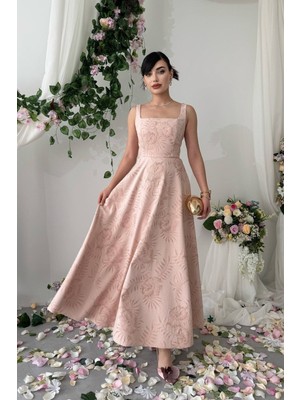 Nils Butik Askılı Kare Yaka Jakar Desenli Seraphine Midi Elbise