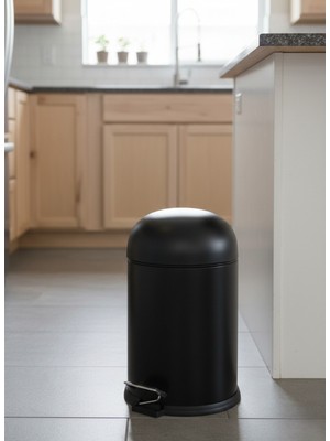 UltraMint 5 Litre Siyah Pedallı Çöp Kovası, Amortisörlü, Hijyenik ve Şık Tasarım