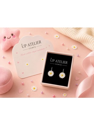 Up Atelier 925 Ayar Gümüş Çocuk Küpesi Papatya Çiçek Model