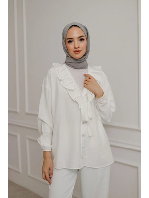 Moonsc Kadın Regular Fit V Yaka Önü Fırfır Detaylı Tesettür Beyaz Gömlek