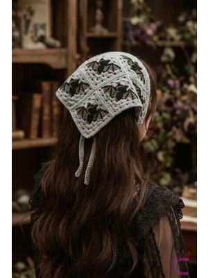 Cinderella Retro Gotik Yarasa Motifli El Örgüsü Saç Bandanası - Tatil Günlük File Örme Üçgen Bandana