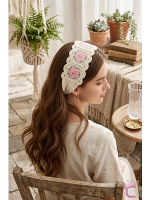 Cinderella Bohem Pembe Çiçekli Yarım Tarz Bandana Saç Bandı - Yazlık Delikli El Örgüsü File Örme Saç Bandanası