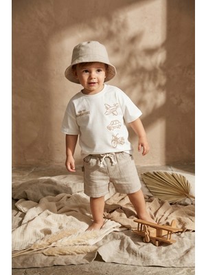 Babydonat Erkek Çocuk %100 Pamuklu Seek The Adventure Baskılı Tişört, Keten Görünümlü Şort ve Şapka 3'lü Kombin Set