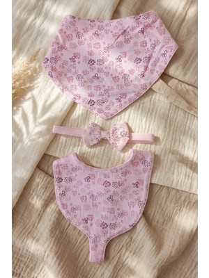 Babydonat Flora Rose Pembe Çiçek Desenli 3'lü Bebek Seti - Muslin Dokulu Bandana Önlük, Mama Önlüğü ve Fiyonk Saç Bandı