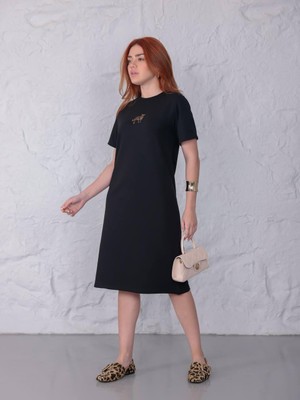 Bulut Anne ve Çocuk Kısa Kollu Midi Iki Iplik Orta Kalınlıkta Penye Kaplan Nakışlı Siyah Renkli Oversize Elbise S-M-L-Xl
