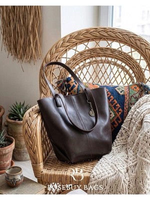 City Rebel Collection Omuz Çantası – Minimal ve Güçlü Şehir Stili