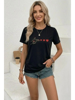 Zenvia Kadın Minimal Kalp Işaret Baskılı Tişört Kısa Kol Yazlık T-Shirt - Siyah