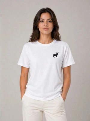 Zenvia Kadın Minimal Geyik Logolu Tişört Bisiklet Yaka Kısa Kol Yazlık T-Shirt - Beyaz