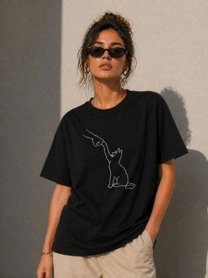 Zenvia Kadın Minimal Kedi Çizim Baskılı Tişört Kısa Kol Yazlık T-Shirt - Siyah