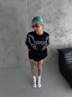 Zenvia Kadın Bisiklet Yaka Yıldırım Baskılı  kısa Kol Oversize T-Shirt - Siyah