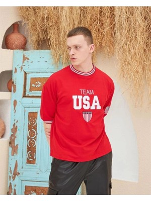 Zenvia Erkek Bisiklet Yaka Tişört Nakış Işlemeli Kısa Kol Oversize T-Shirt - Kırmızı