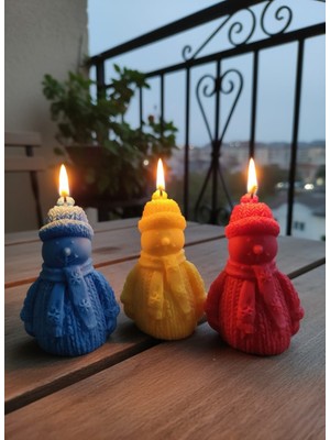 AY IŞIĞI MUMLARI Kardan Adam 3'lü Hediyelik Dekoratif Hoş Kokulu Parafin Wax Mum (Kırmızı + Sarı + Mavi Renkli)