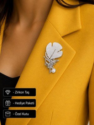 Herşey Nota Kadın Gümüş Kaplama Sedefli Yaprak Broş - Şık Kristal Taşlı Hediye