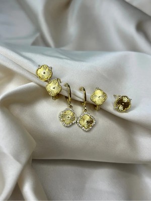 Roha Çelik Gold Clover Küpe Seti