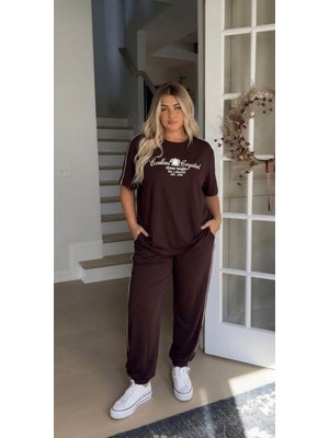 Koza Butik Kadın Büyük Beden Kısa Kollu Kabartma Baskılı Yanı Şeritli Eşofman Takımı 8269-26